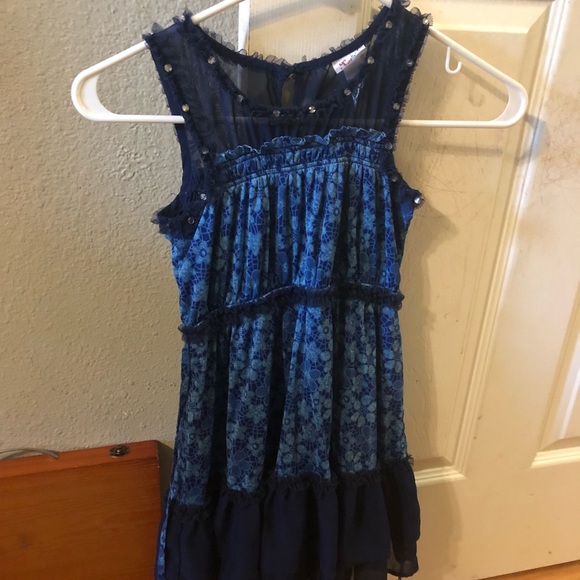Girls size 7/8 dresses. - Picture 3 of 4